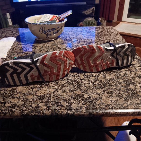 Running Shoes - Picture 3 of 5